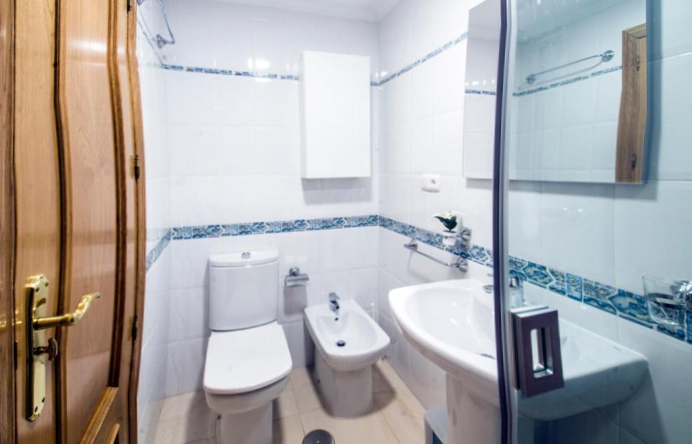 Apartamentos Amat - Only Adult - Playa El Bajondillo Torremolinos Exterior photo