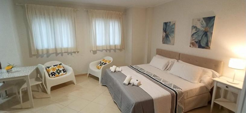 Apartamentos Amat - Only Adult - Playa El Bajondillo Torremolinos Exterior photo